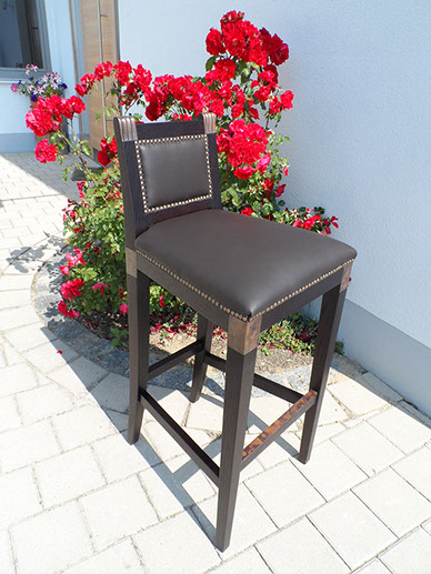 Barhocker mit Lederbezug