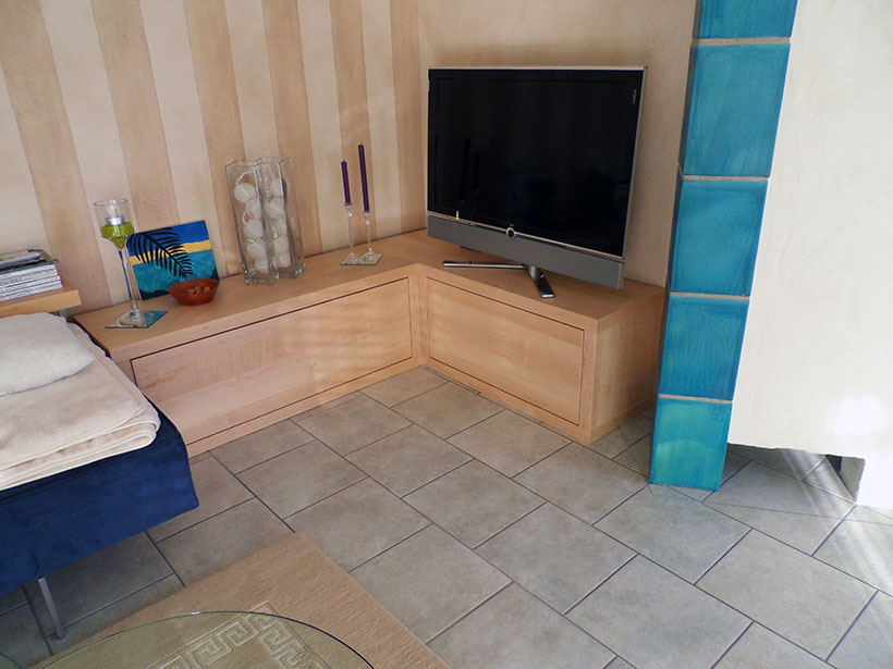 TV Möbel in kanadischem Ahorn