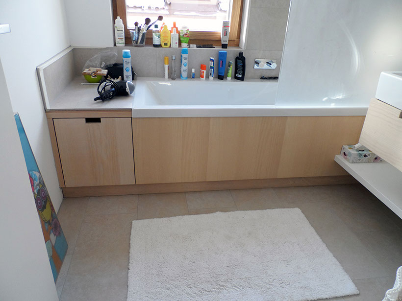 Wannenverkleidung mit Stauraum, Esche geölt