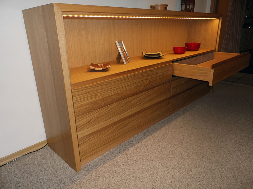 Sideboard in Eiche geölt, integrierte LED Beleuchtung