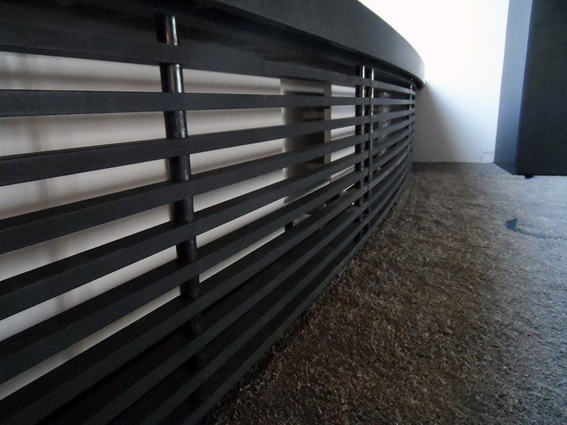 gebogene Fensterbretter mit Heizkörperverkleidung