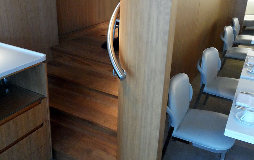 mobile Treppe, Nussbaum geölt mobile Treppe, Nussbaum geölt